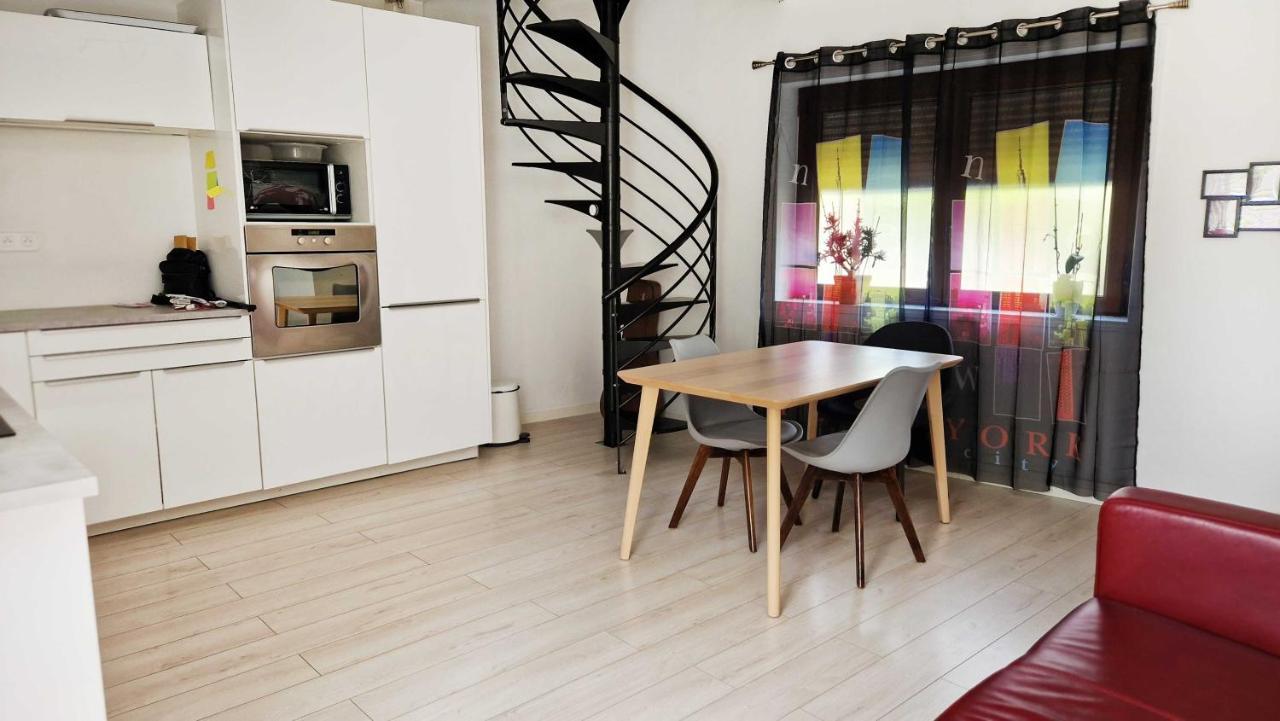 Studio, chambres, appartement, gite Vendegies-sur-Ecaillon Extérieur photo
